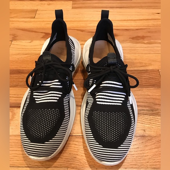 Sorel Explorer Defy Low Sneaker ( Size 10.5) Color Black/White - Picture 6 of 10